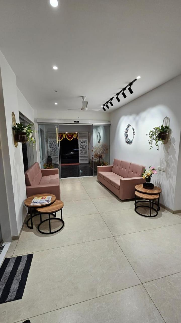 Hotel Veesons Executive سولابور المظهر الخارجي الصورة