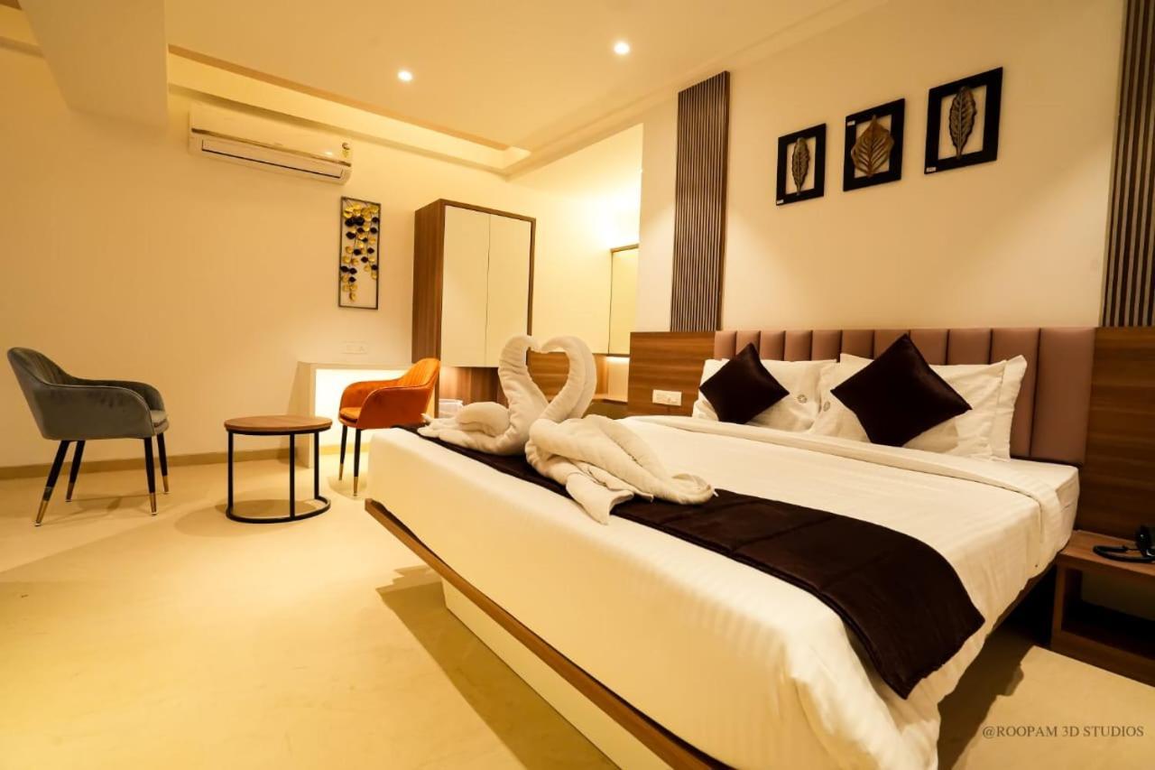Hotel Veesons Executive سولابور المظهر الخارجي الصورة